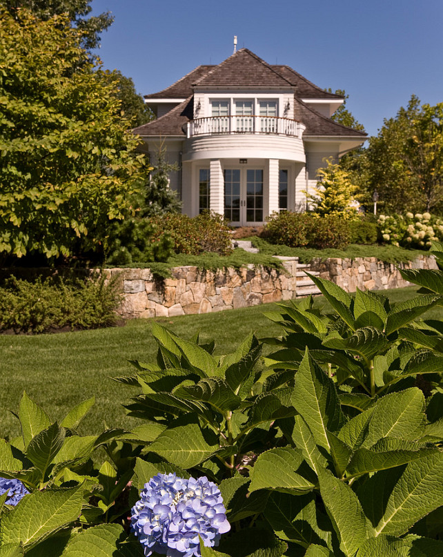 Landscaping Design. Classic Landscaping Design #LandscapingDesign