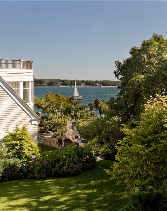 Beach House. Beautiful backyard in this beach house. #BeachHouse 