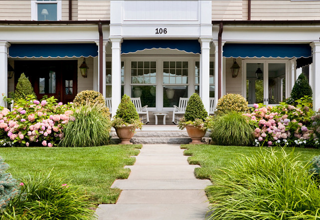 Front Porch. Great decoraing ideas for front porch. I would love to spend my afternoons in this front porch! #Porch #FrontPorch 