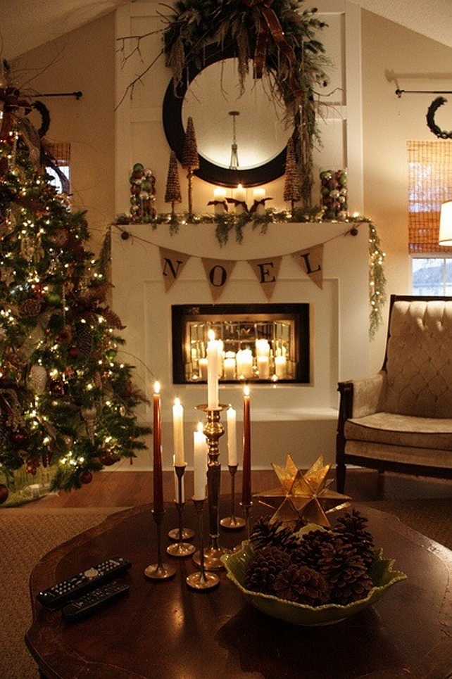 Rustic Love: 30 Burlap Christmas Decor Ideas - DigsDigs