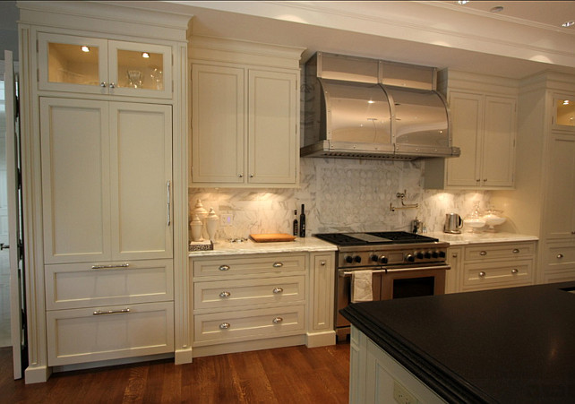 Off-White Kitchen. Inspiring Off-White Kitchen. #OffWhite #Kitchen #HomeDecor