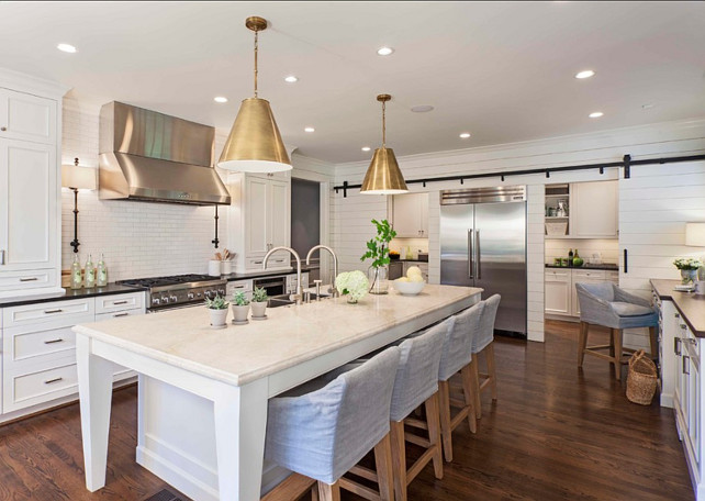 White Kitchen. Transitional Kitchen with white cabinets and white kitchen island. #Kitchen #WhiteKitchen #transitionalKitchen