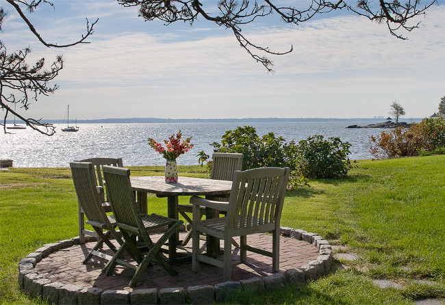 Dining al fresco. Christie's Real Estate.