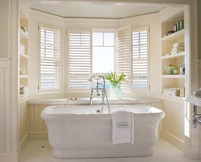 Freestanding Bathtub. This is a very classic, timeless choice for a freestanding bathtub. #bathtub #Freestanding