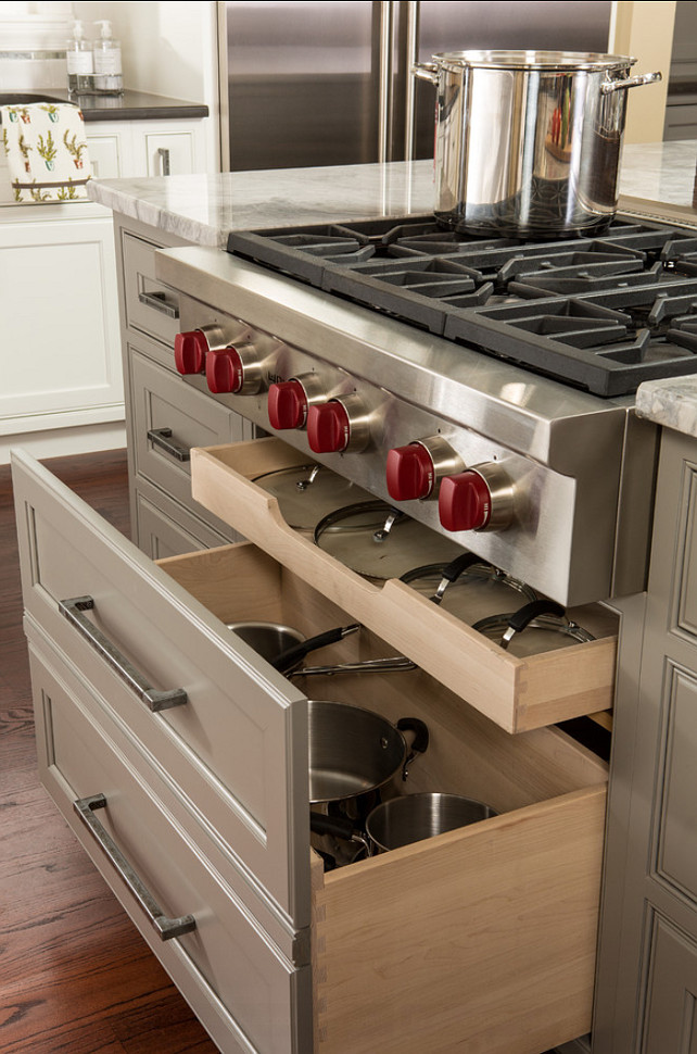 Kitchen Cabinet Storage Ideas. Great Kitchen cabinet ideas in this kitchen. These deep drawers are perfect to store pans. #Kitchen #Cabinet #Storage #KitchenDesign