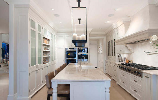 Kitchen Design. Smart Kitchen Design! I am loving how well-designed this entire kitchen is. #Kitchen #KitchenDesign #Smart #Interiors